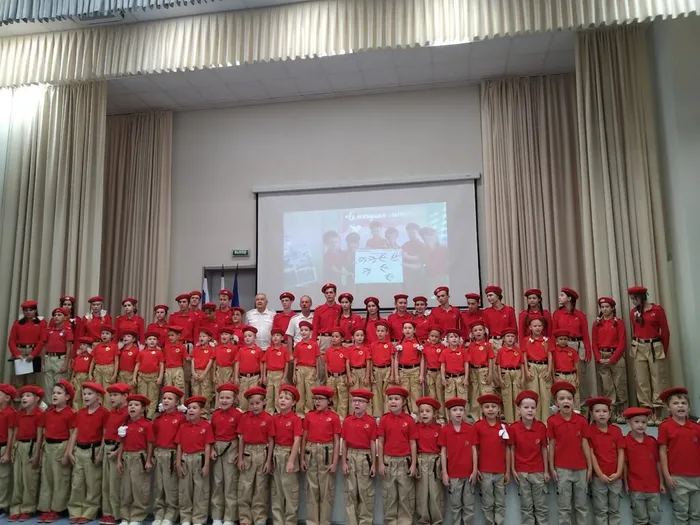 Торжественное посвящение в маленькие патриоты 2024-2025 учебный год